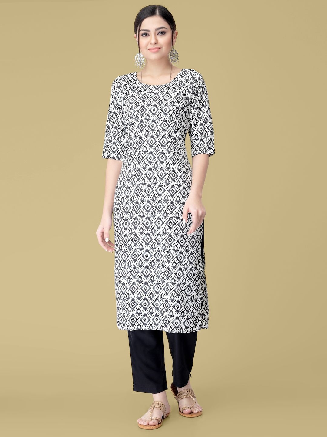 

7Threads Geometric Printed Round Neck Straight Kurta with Trouser, Black