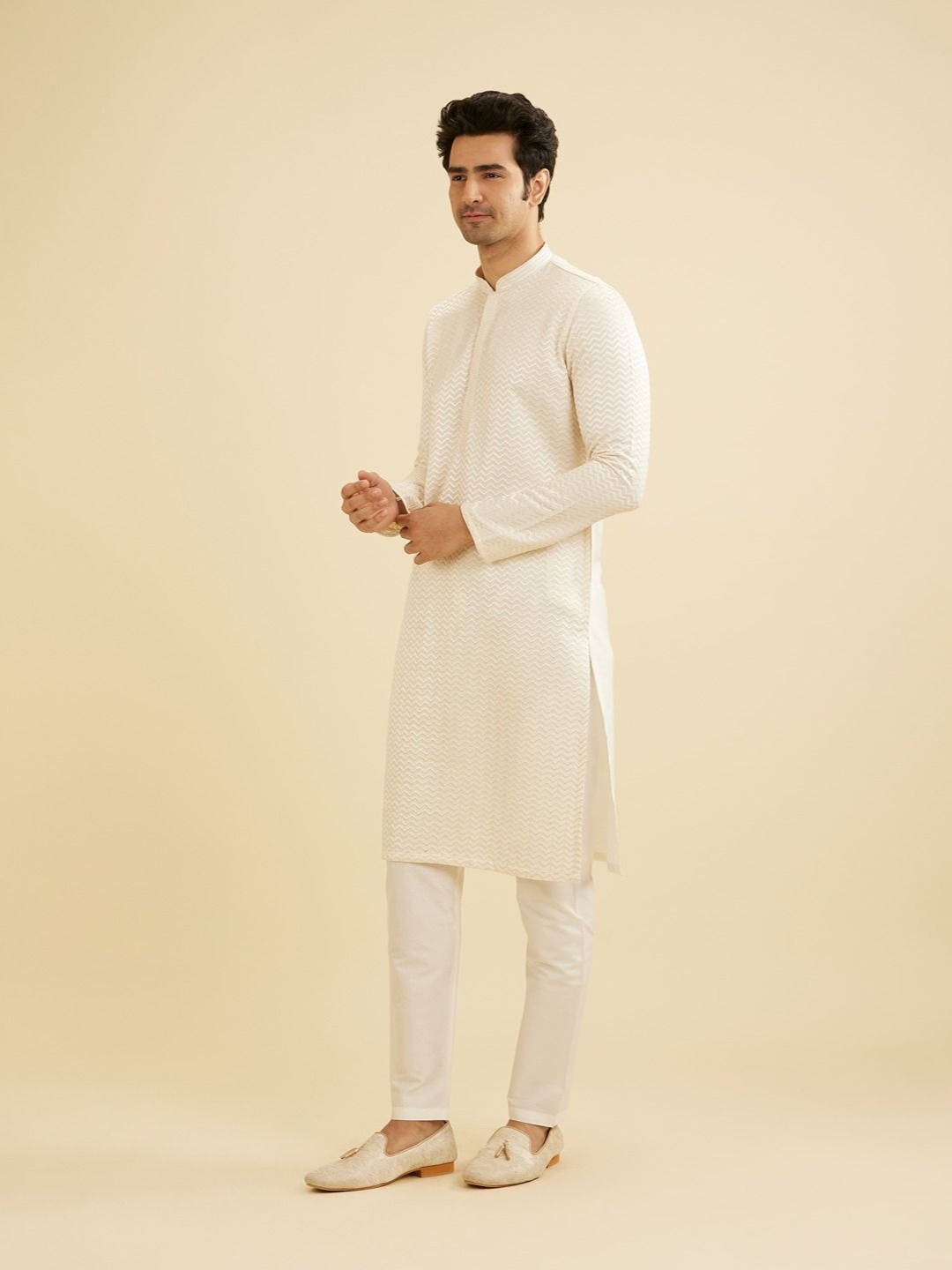 

Manyavar Chevron Embroidered Thread Work Mandarin Collar Straight Kurta With Pyjama, Cream