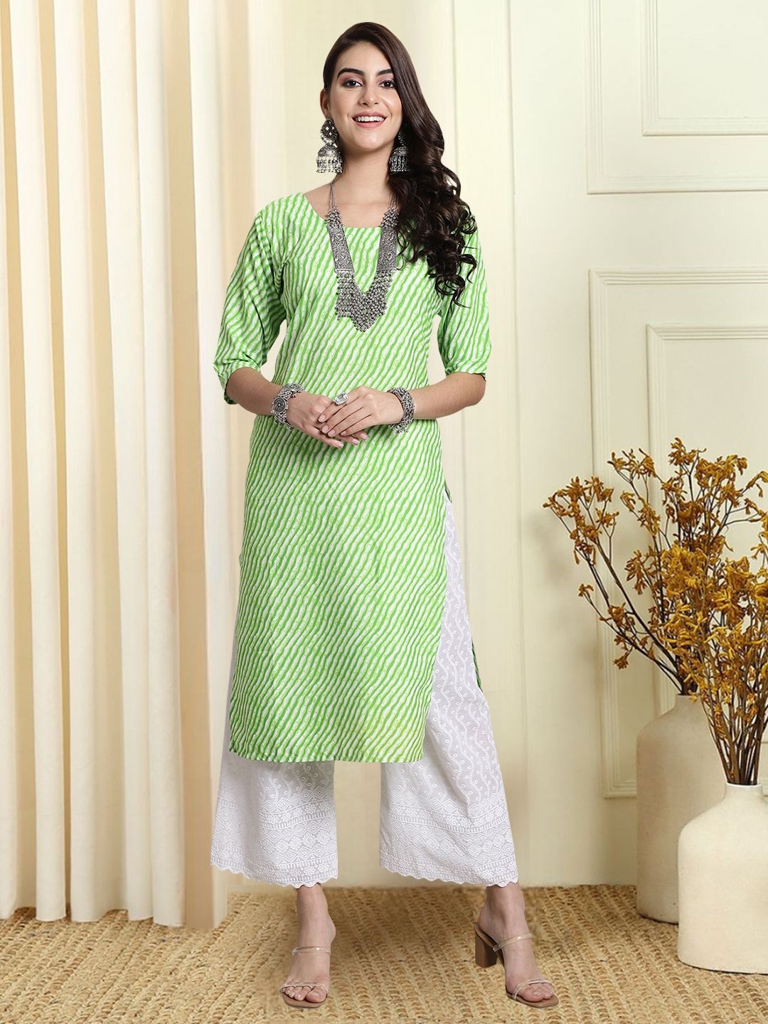 

7Threads Leheriya Printed Round Neck Straight Kurta, Green