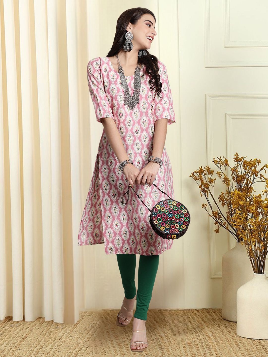 

7Threads Ethnic Motifs Printed Round Neck Straight Shaped Kurta, Pink