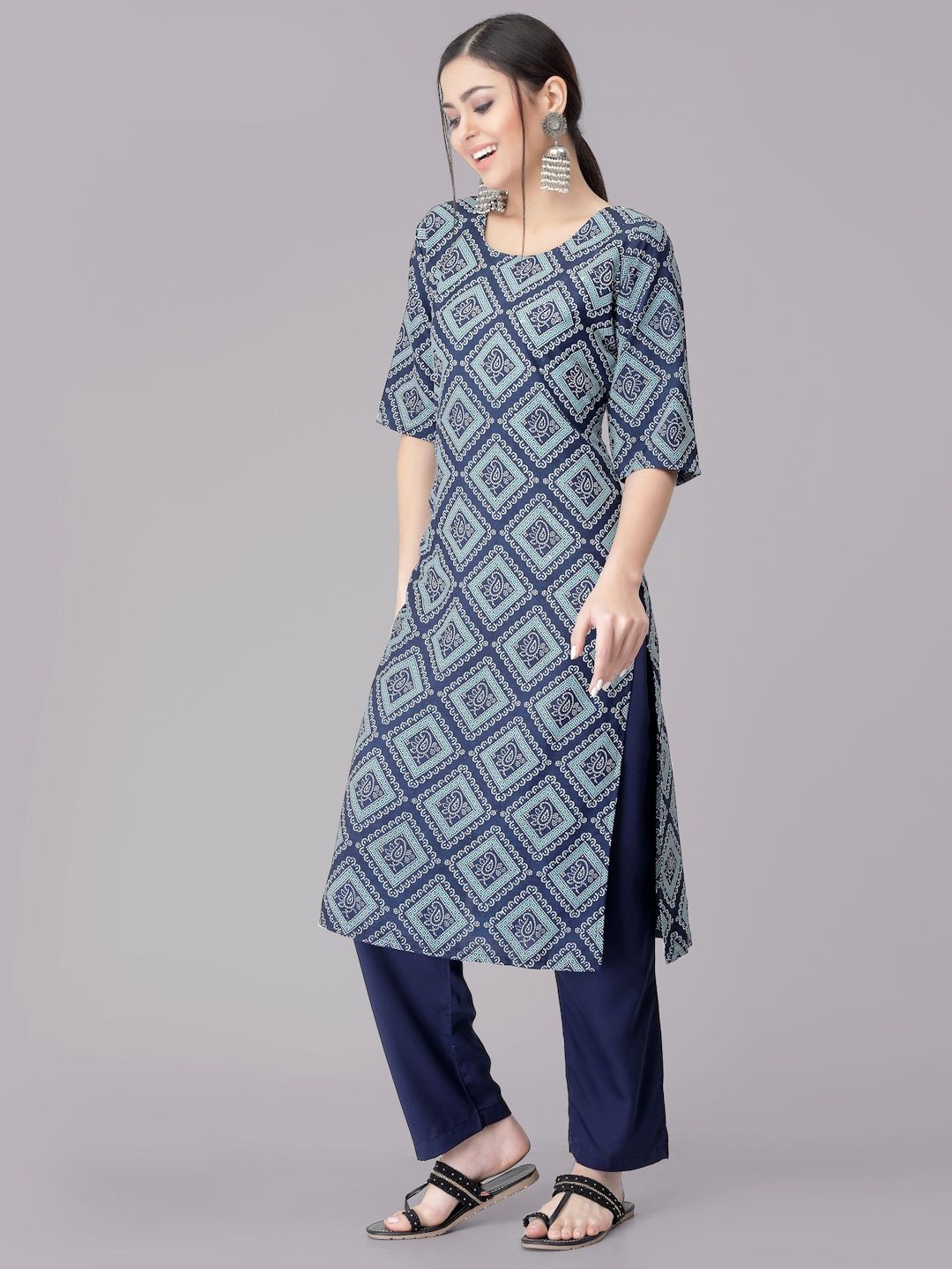 

7Threads Paisley Printed Round Neck Straight Kurta With Trousers, Navy blue