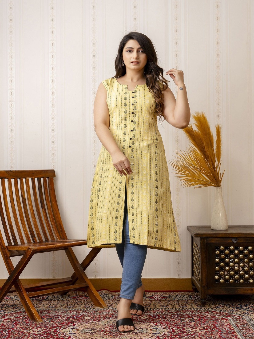 

Lerkiza Ethnic Motif Woven Design Notch Neck Straight Pure Cotton Kurta, Yellow