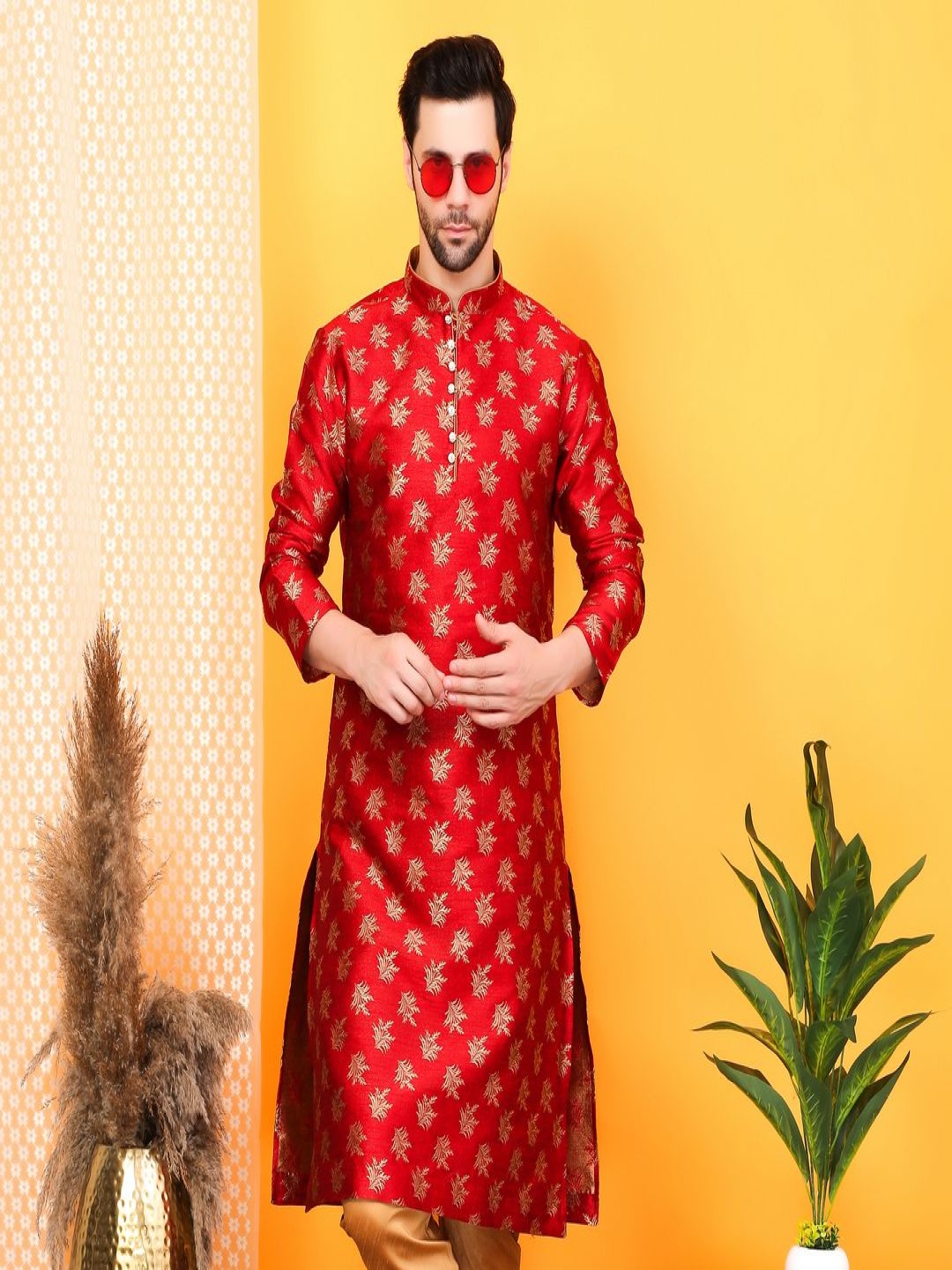 

Larwa Jacquard Ethnic Motifs Woven Design Mandarin Collar Straight Kurta, Red