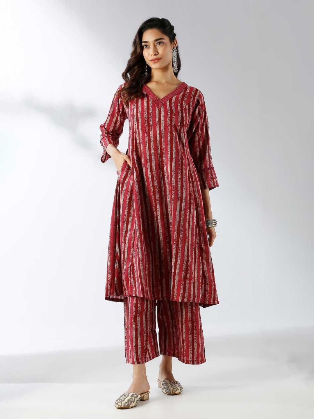 

Label Ishnya Striped V-Neck Three-Quarter Sleeves Tunic With Trouser, Maroon