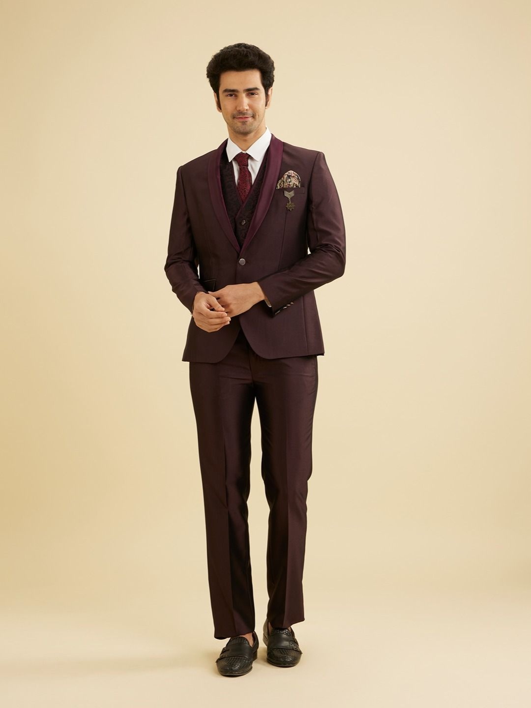 

Manyavar Men Self Design Five Piece Suit, Burgundy