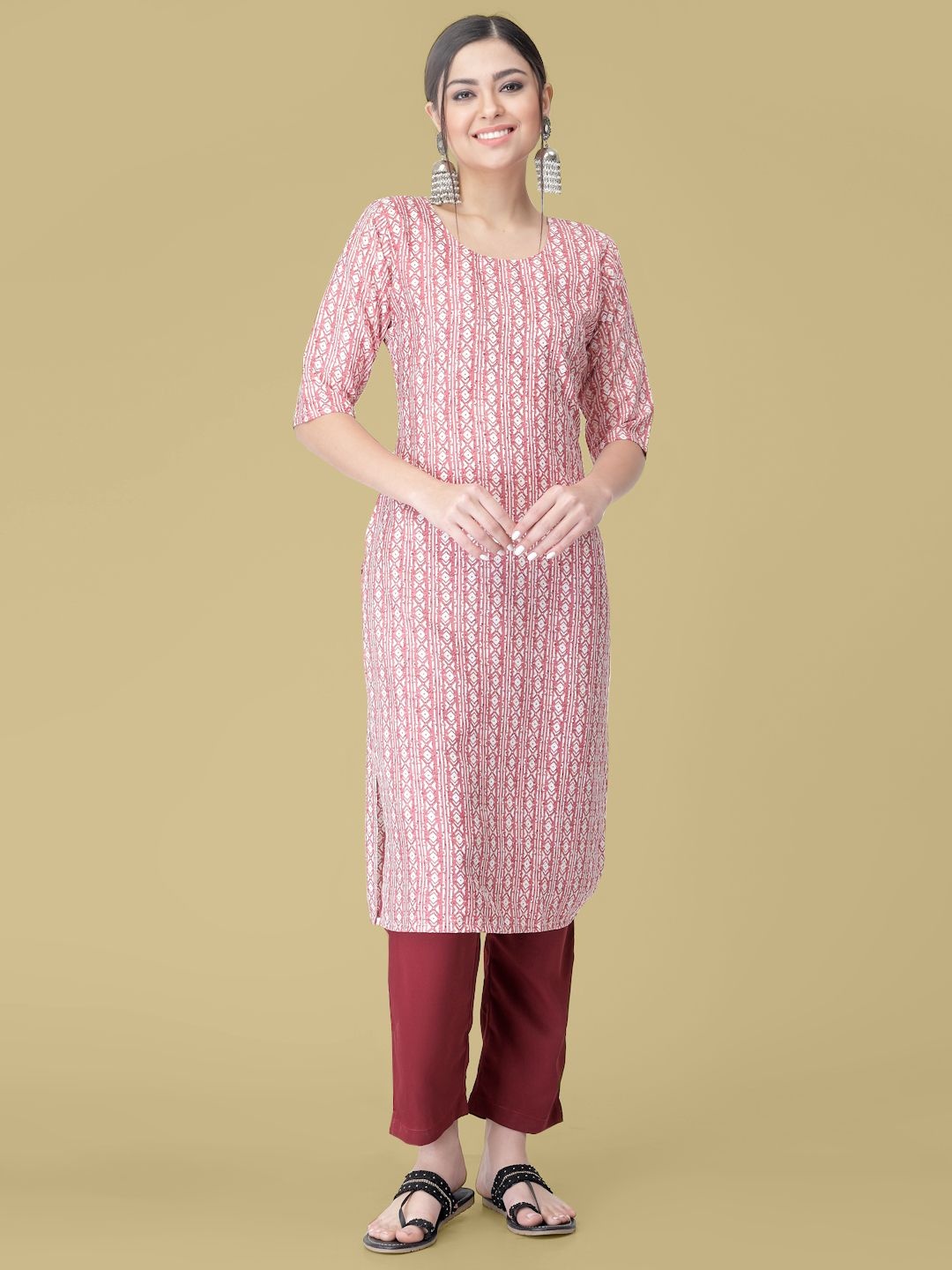 

7Threads Geometric Printed Round Neck Regular Straight Kurta With Trouser, Peach