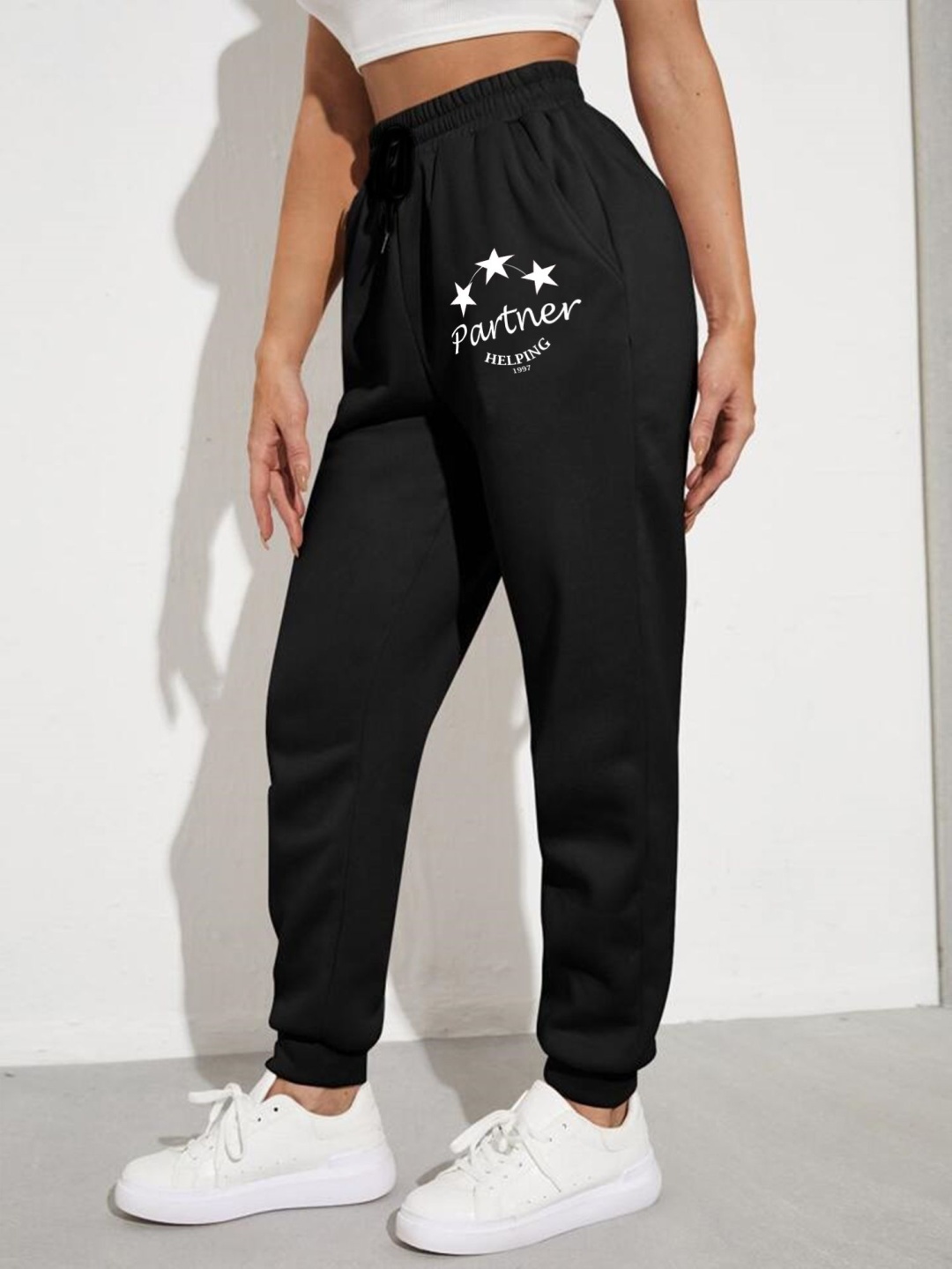 

TABADTOD Women Printed Relaxed Mid-Rise Joggers Trousers, Black