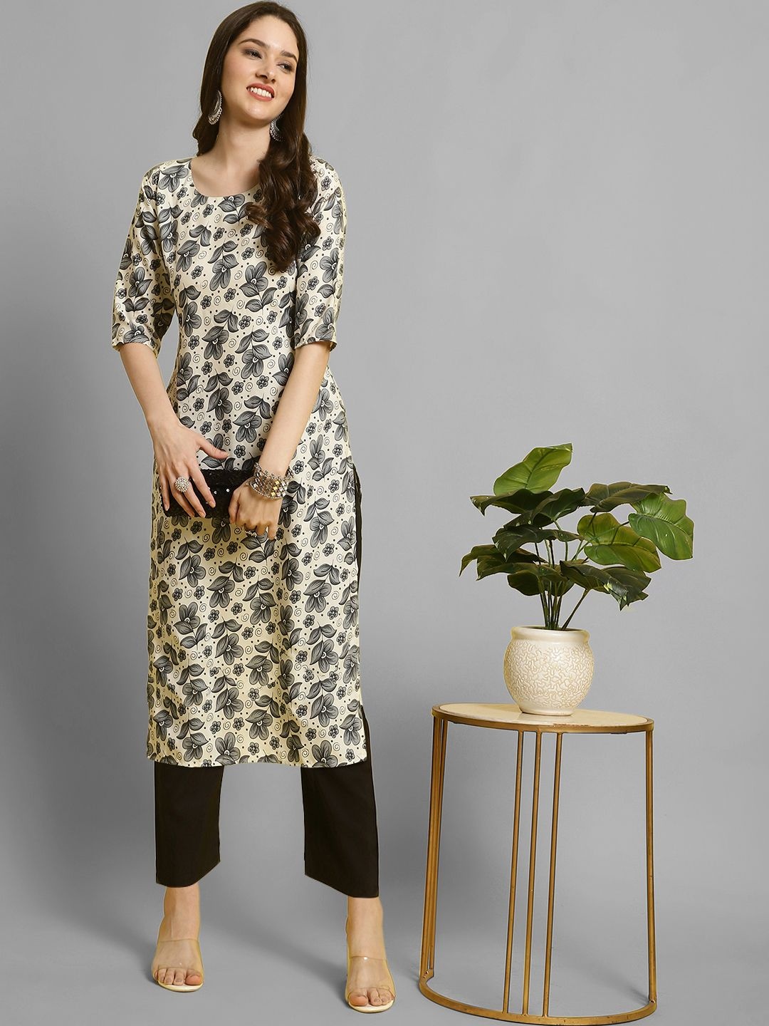 

7Threads Floral Printed Round Neck Straight Kurta With Trouser, Cream