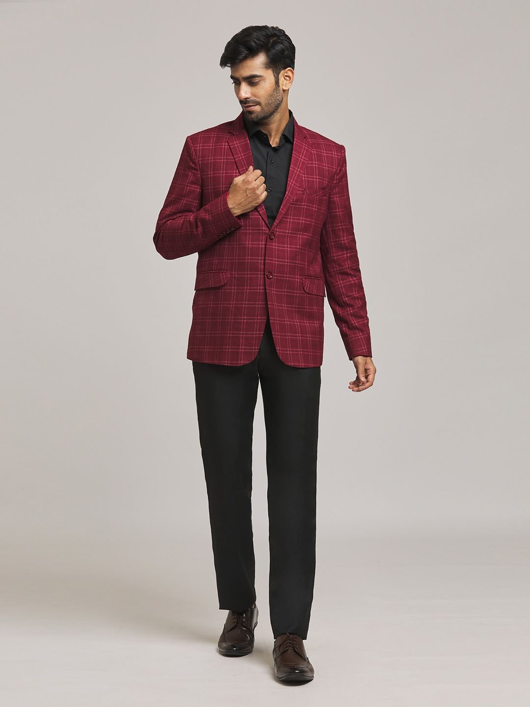 

Aryavir Malhotra Checked Single-Breasted Notched Lapel Collar Regular Fit Formal Blazers, Maroon