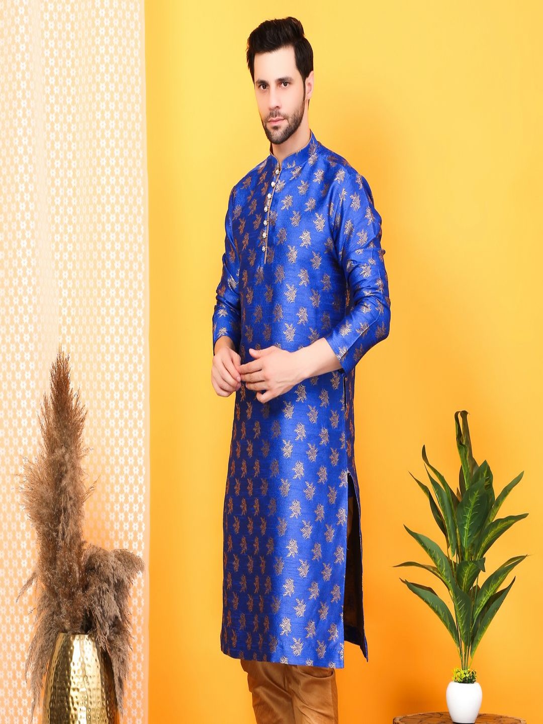 

Larwa Jacquard Ethnic Motifs Woven Design Mandarin Collar Straight Kurta, Blue