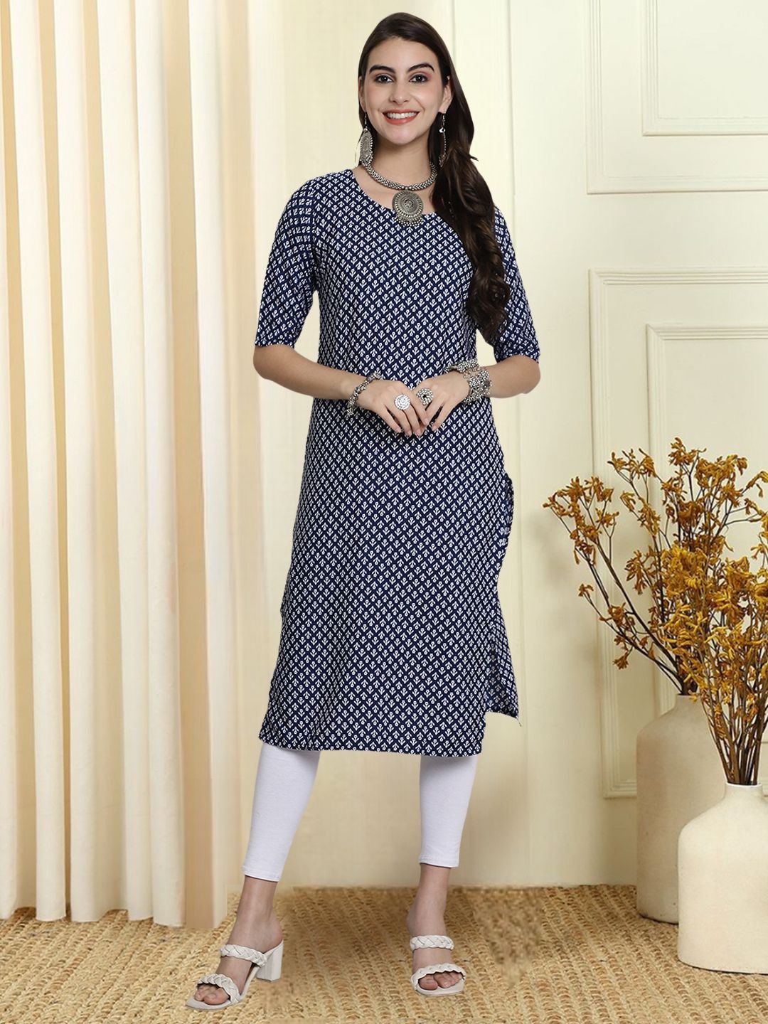 

7Threads Floral Printed Round Neck Straight Shaped Kurta, Blue