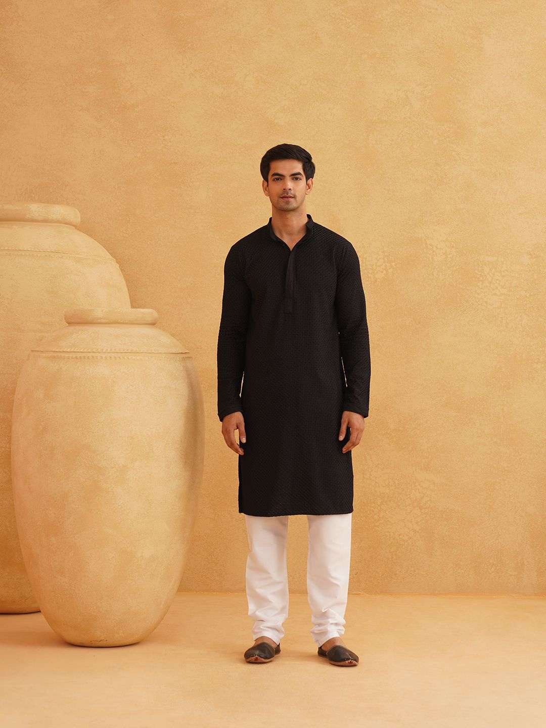

SOJANYA Geometric Embroidered Mandarin Collar Pure Cotton Straight Kurta, Black