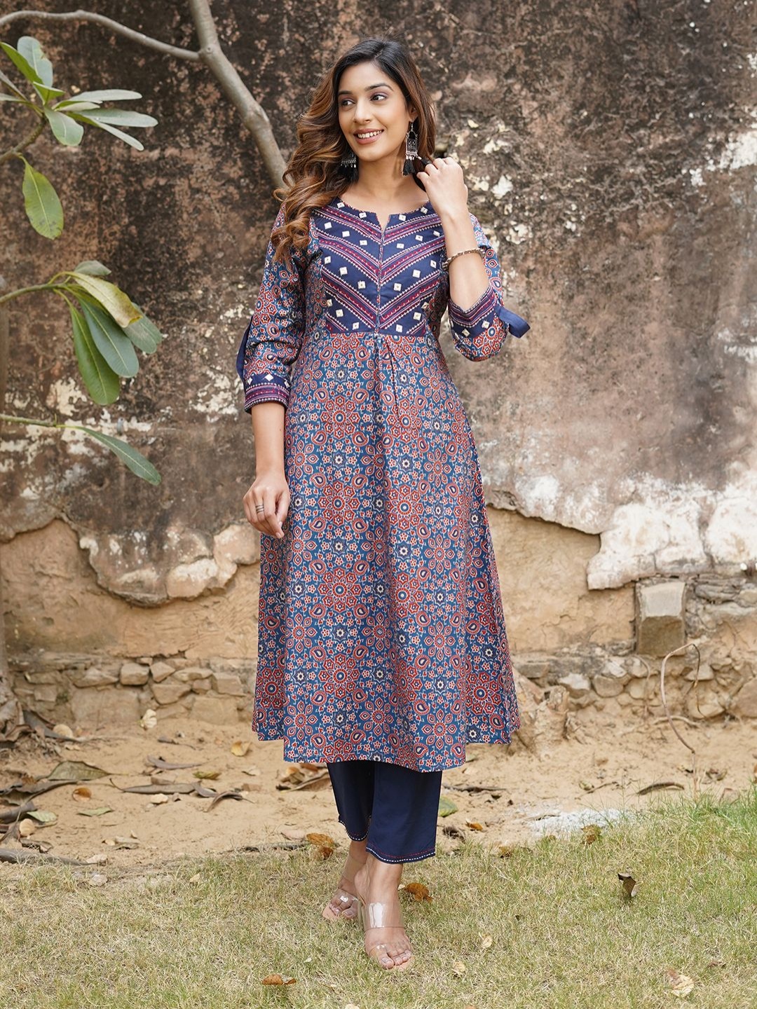 

Jaitpuriya Floral Printed Notch-Neck Pure Cotton A-Line Kurta With Pants, Blue