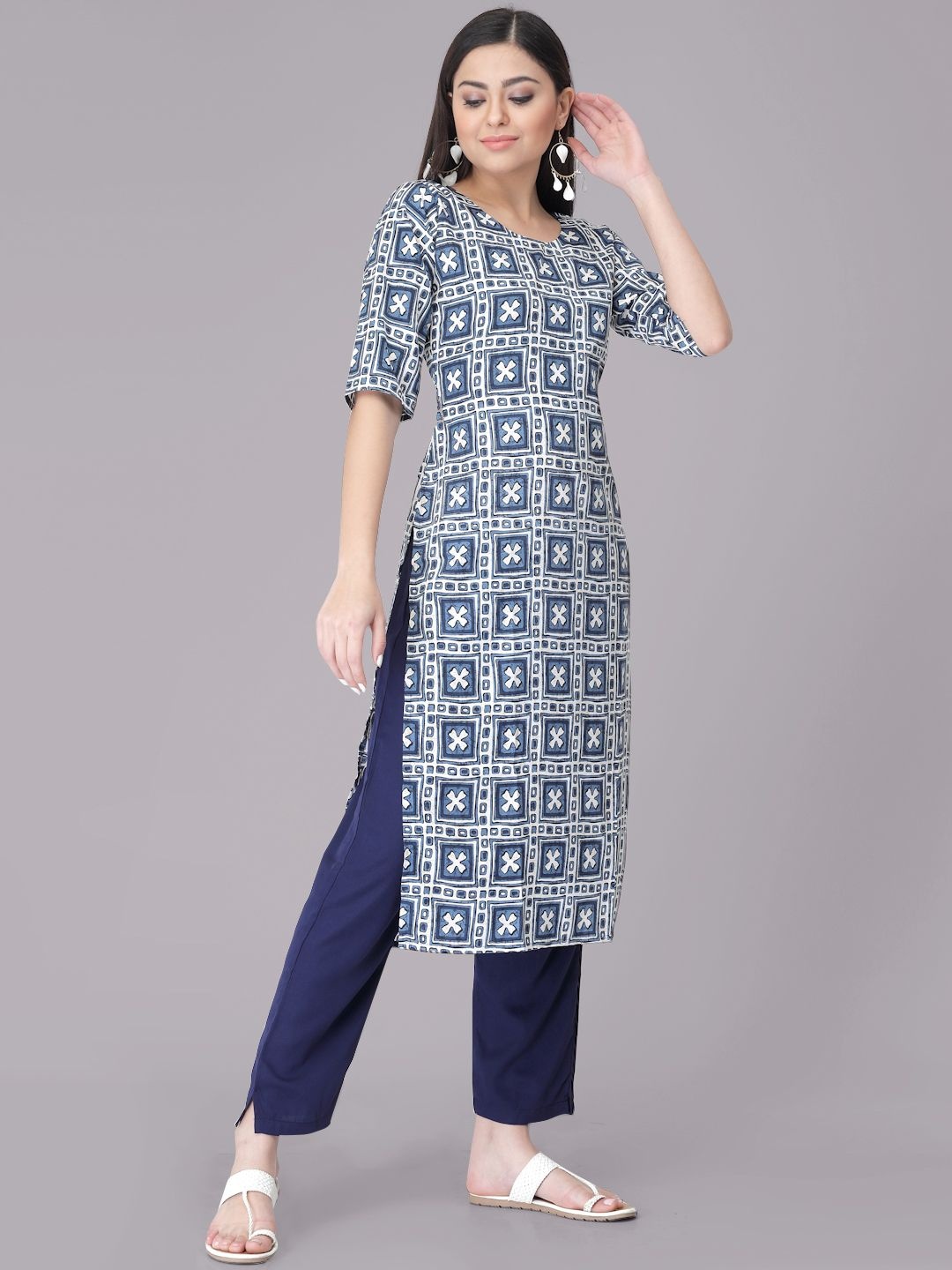 

7Threads Geometric Printed Round Neck Straight Kurta With Trousers, White