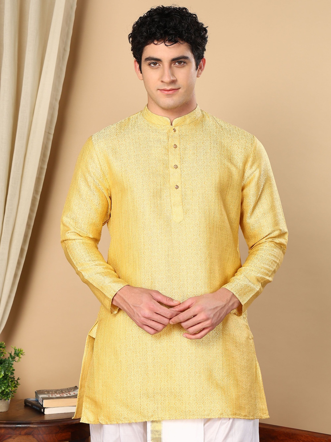 

TATTVA Ethnic Motifs Printed Mandarin Collar Straight Kurta, Yellow