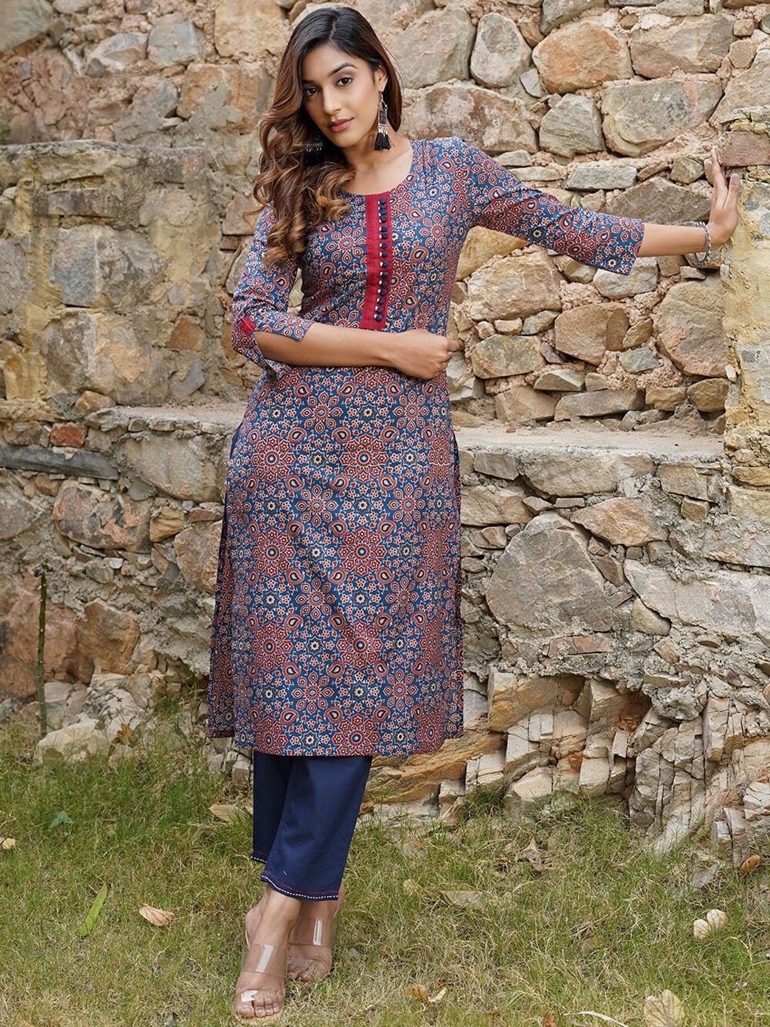 

Jaitpuriya Floral Printed Notch-Neck Pure Cotton Straight Kurta With Trouser, Blue