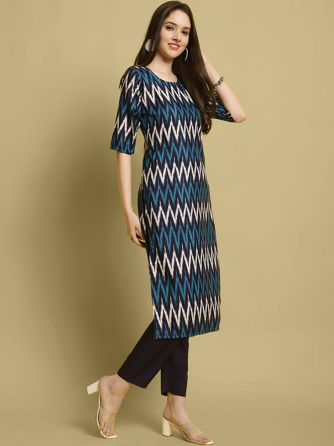 

7Threads Chevron Printed Round Neck Straight Kurta with Trouser, Navy blue