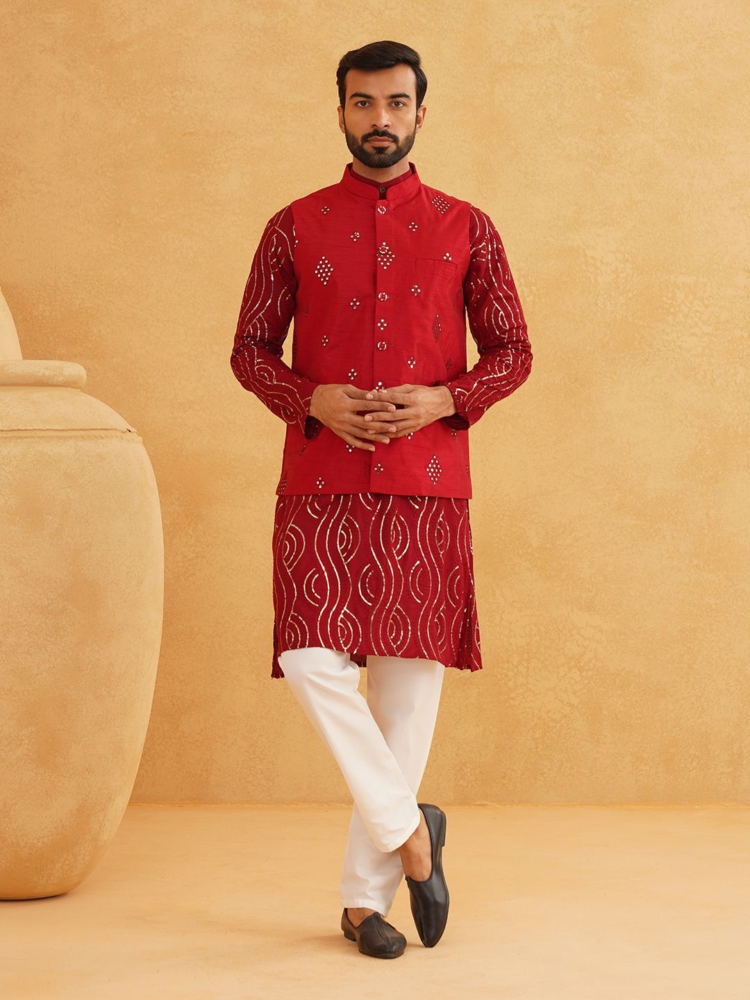 

SOJANYA Geometric Sequinned Band Collar Pure Cotton Kurta With Churidar And Nehru Jacket, Maroon