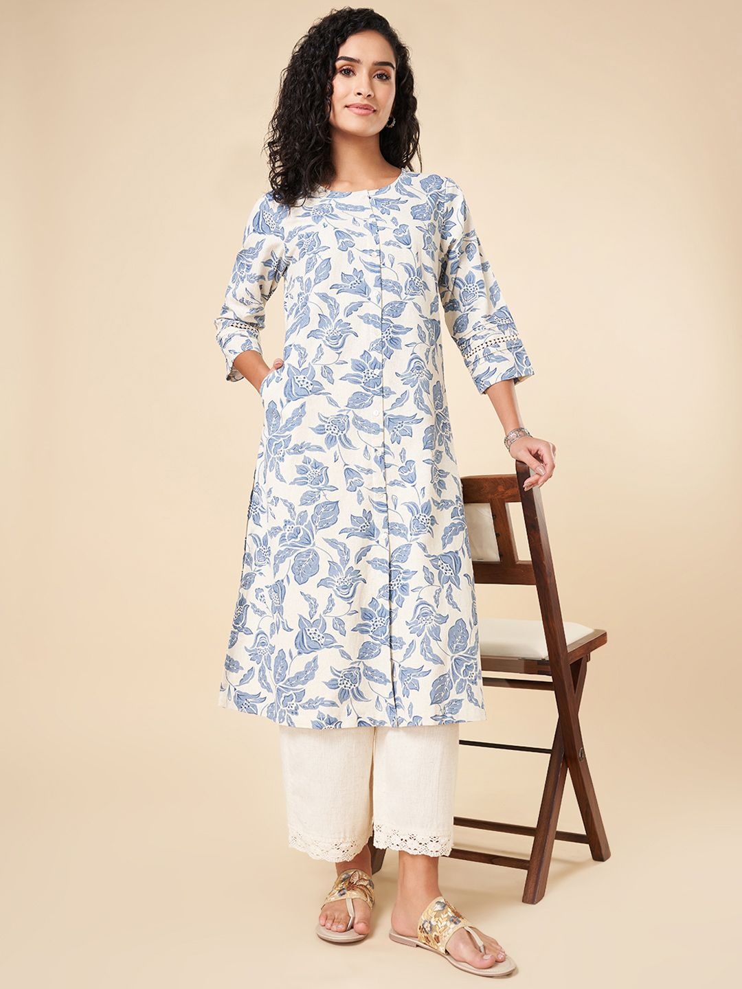

RANGMANCH BY PANTALOONS Floral Printed A-Line Kurta, Cream