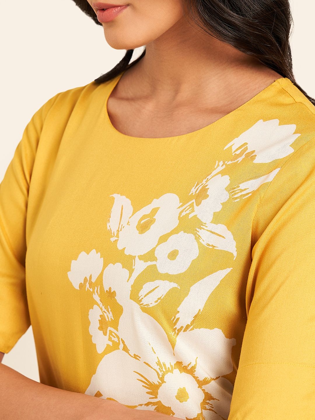 

RANGMANCH BY PANTALOONS Floral Printed Round Neck Straight Shaped Kurta With Palazzos, Yellow