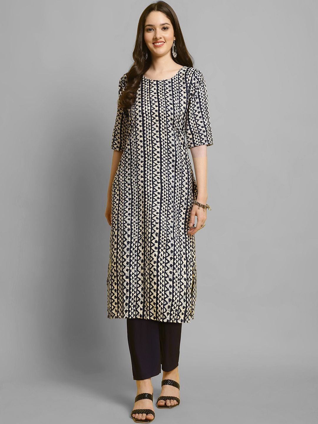 

7Threads Geometric Printed Round Neck Straight Kurta With Trousers, Black