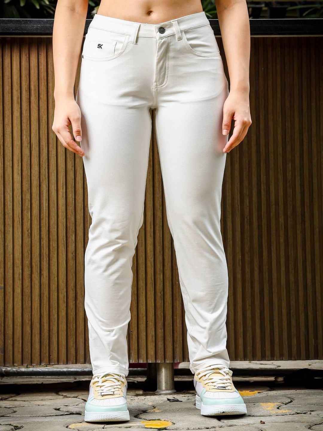 

ONE SKY Women Mid-Rise Regular Fit Chinos Trousers, White