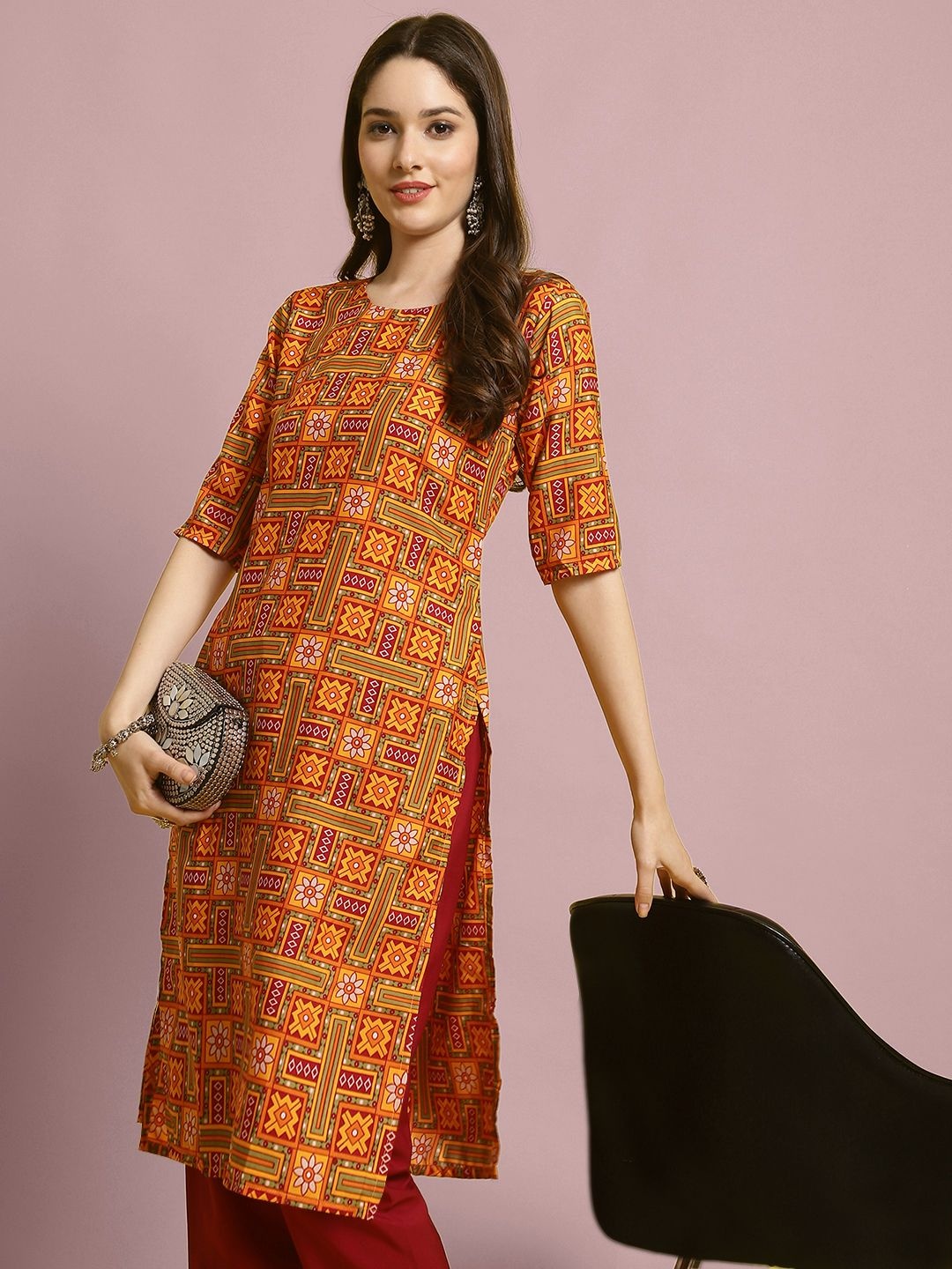 

7Threads Ethnic Motifs Printed Straight Kurta with Trousers, Orange