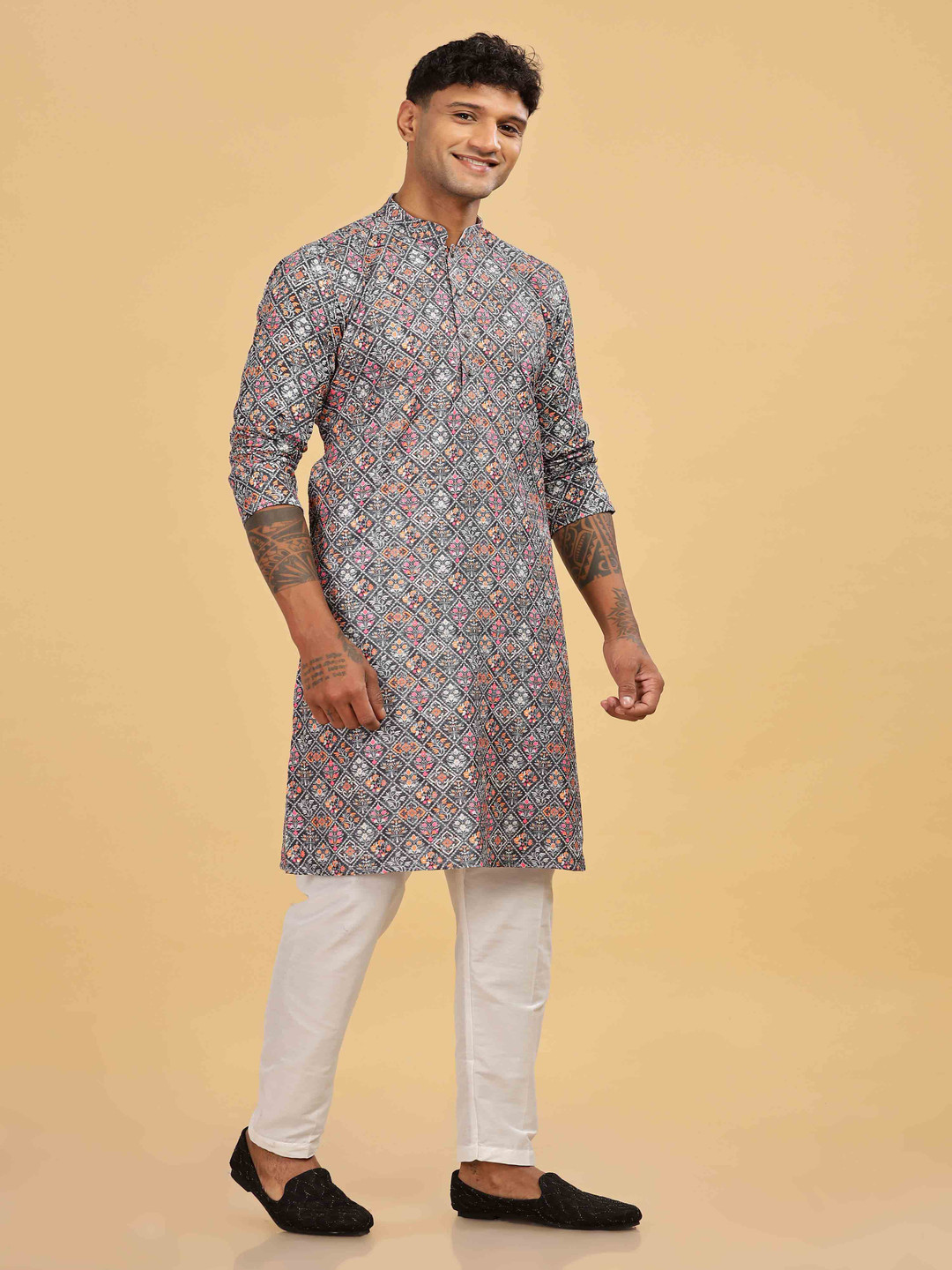 

Anouk Floral Embroidered Thread Work Mandarin Collar Straight Kurta, Black