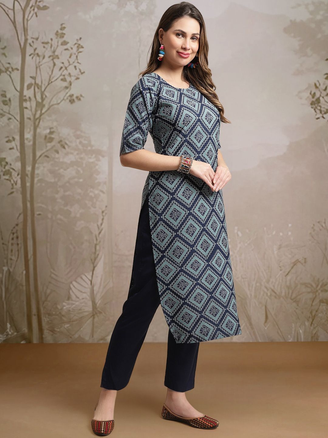 

7Threads Ethnic Motifs Printed Round Neck Straight Kurta with Trouser, Blue