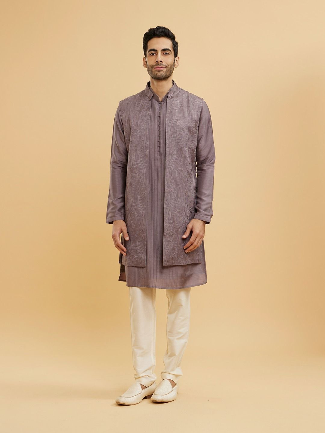 

Twamev Paisley Embroidered Mandarin Collar Straight Kurta With Trousers & Jacket, Purple