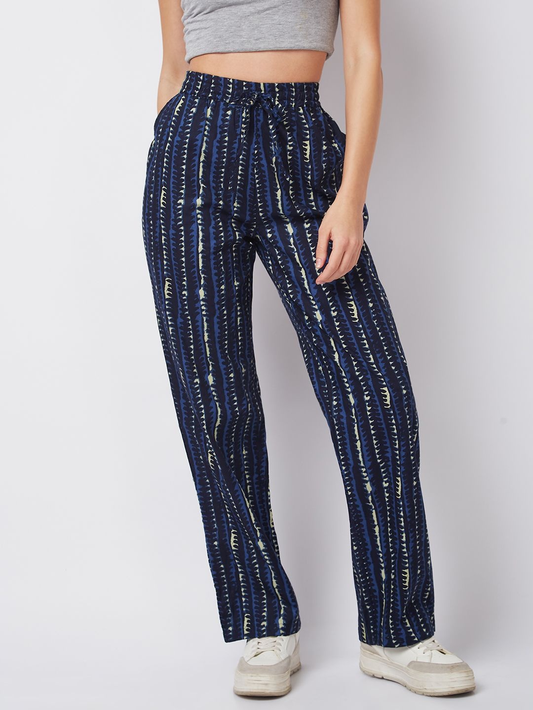 

HERE&NOW Women Printed Mid Rise Trousers, Navy blue