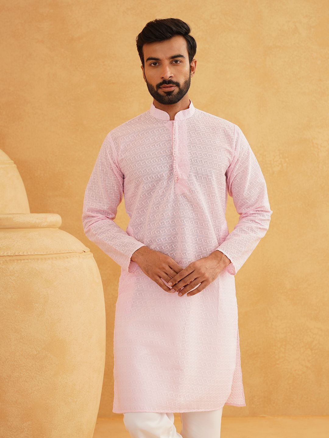 

SOJANYA Geometric Embroidered Mandarin Collar Pure Cotton Straight Kurta, Pink