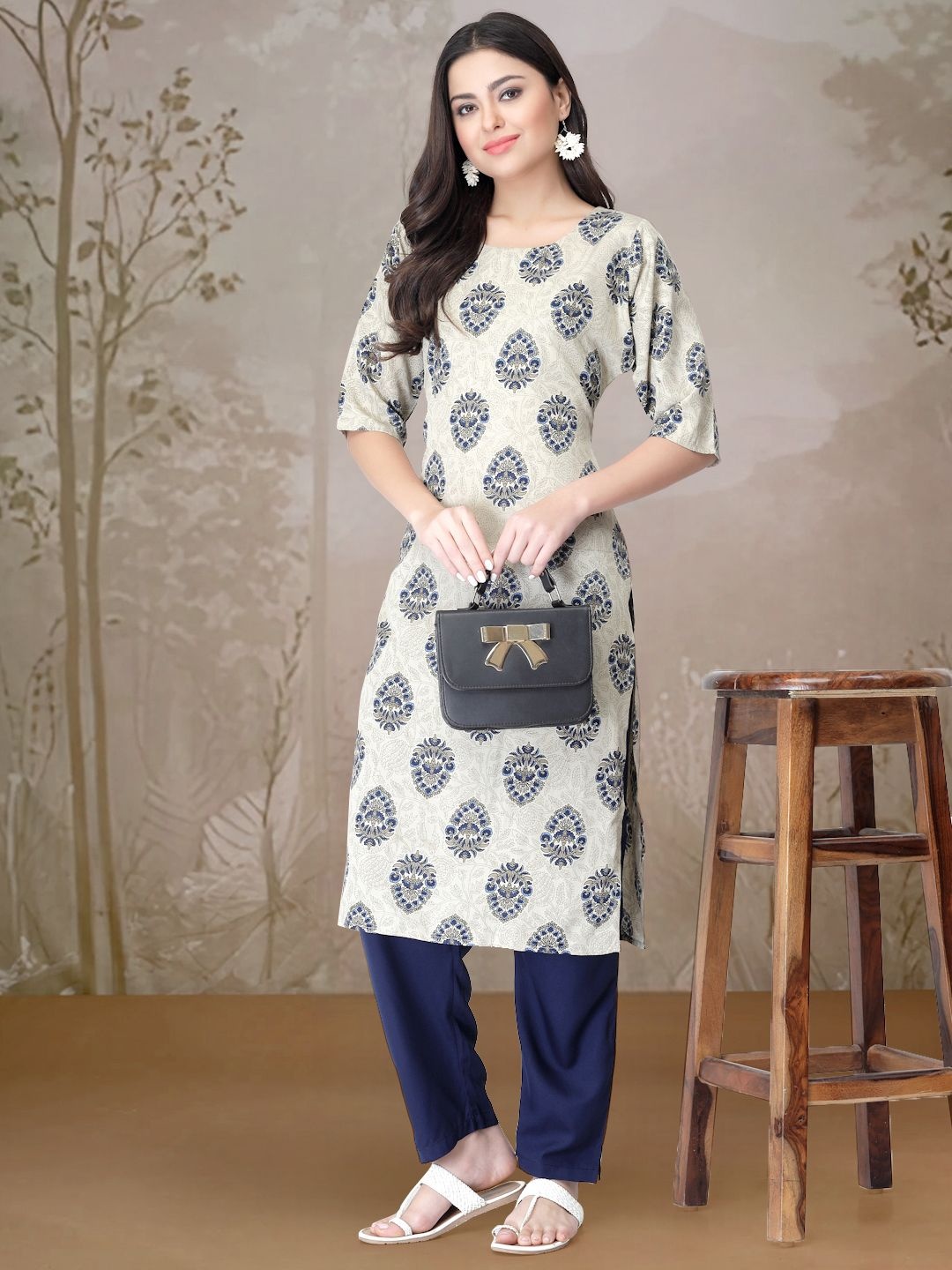 

7Threads Floral Printed Round Neck Straight Kurta With Trouser, Cream