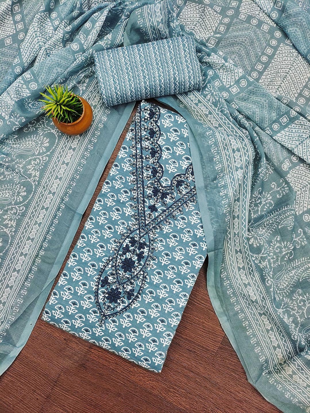 

KALINI Floral Printed Thread Work Unstitched Dress Material, Sea green