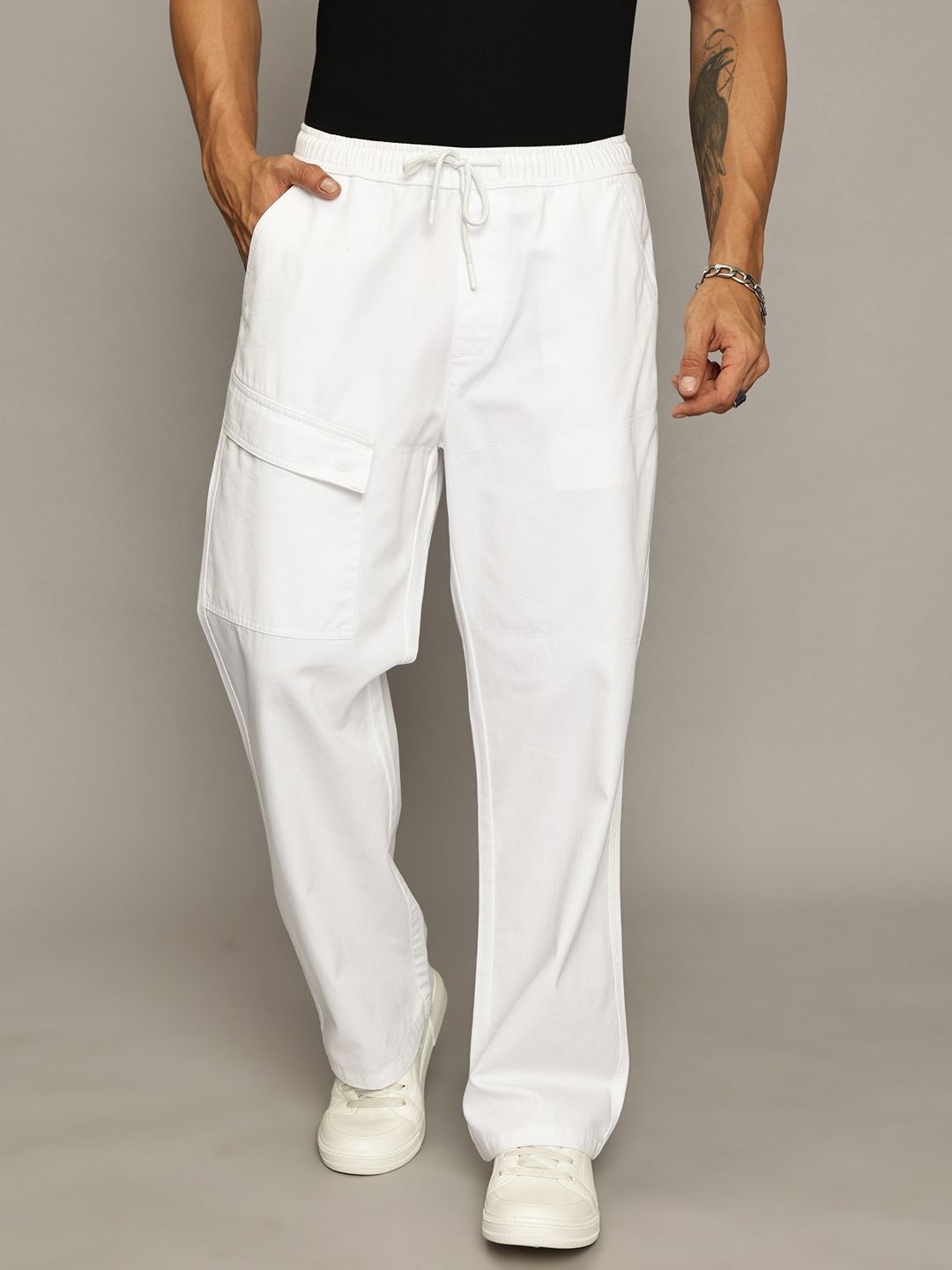 

The Roadster Lifestyle Co Men Pure Cotton Casual Cargo Trousers, White