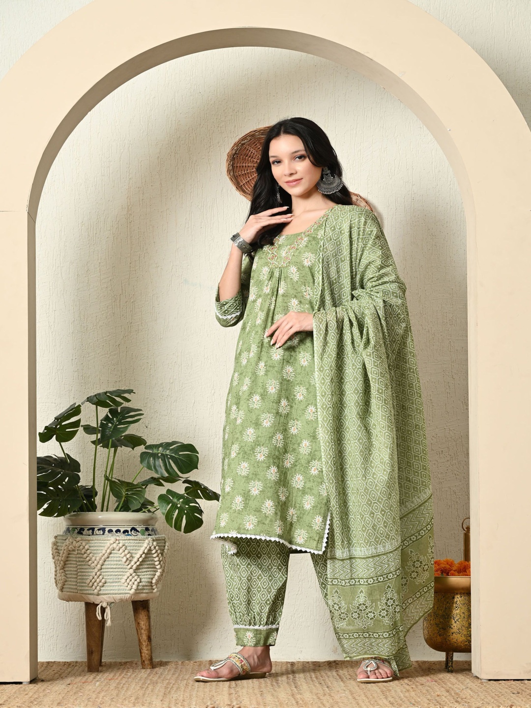 

SHOOLIN Ethnic Motifs Printed Pure Cotton Pleated A-Line Kurta With Salwar & Dupatta, Green