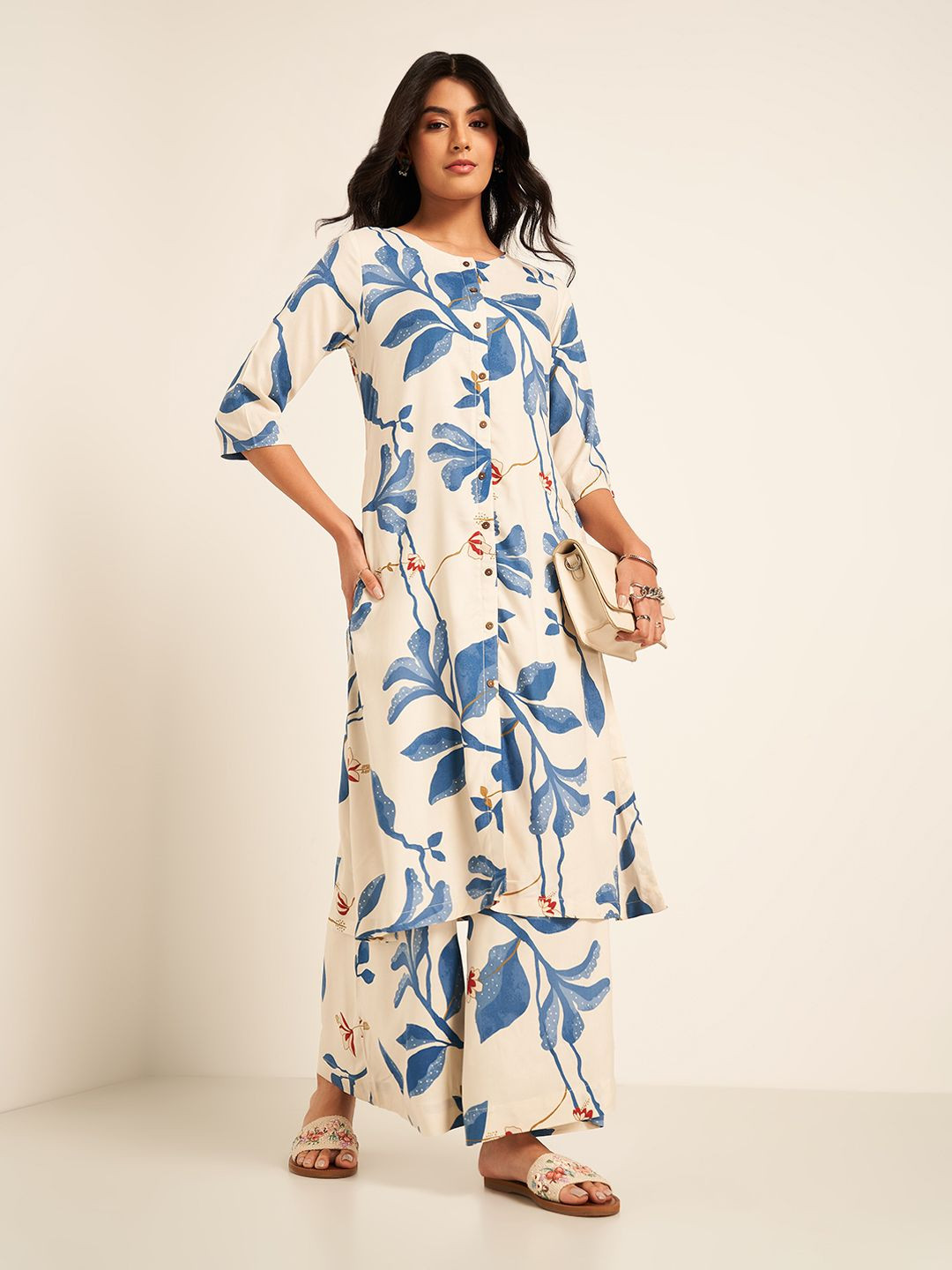 

RANGMANCH BY PANTALOONS Floral Printed Round-Neck A-Line Shaped Kurta with Palazzos, Cream