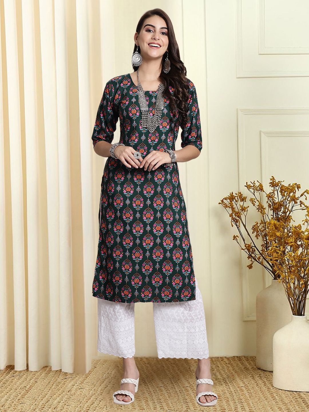 

7Threads Ethnic Motifs Printed Round Neck Straight Kurta, Green