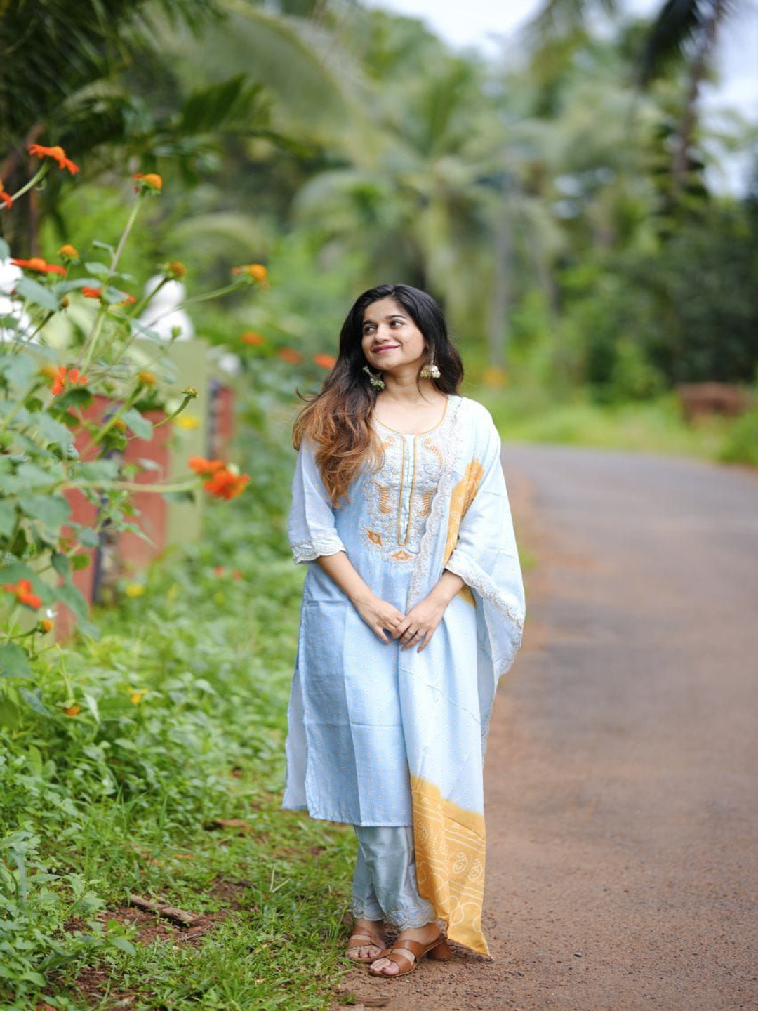 

Tankori Floral Embroidered Zari Straight Kurta With Trouser And Dupatta, Blue