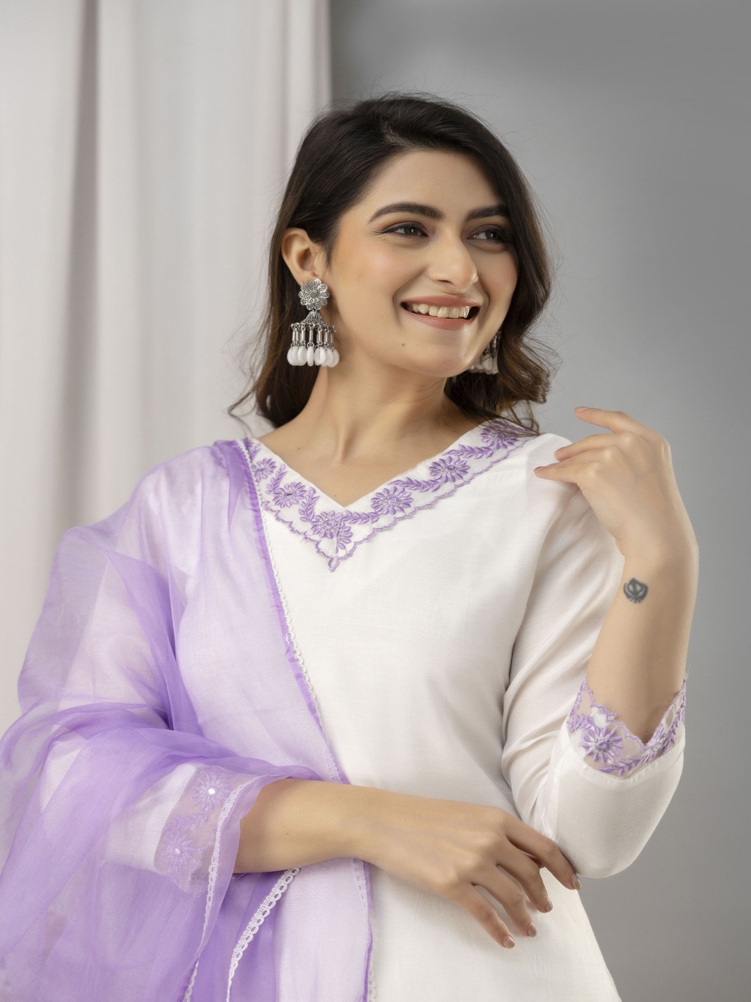 

FrionKandy Muslin Embellished V-Neck Straight Kurta With Trouser And Dupatta, White