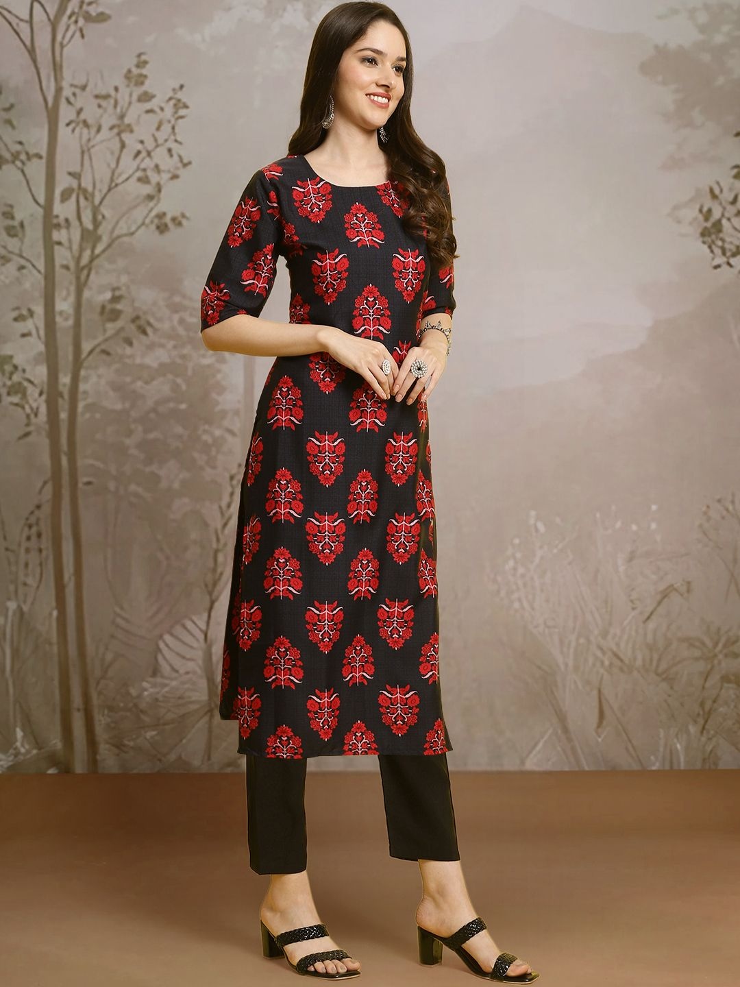 

7Threads Floral Printed Round Neck Straight Kurta With Trouser, Black