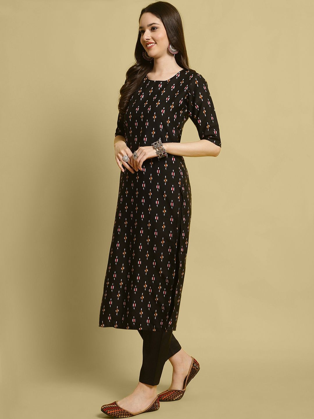 

7Threads Geometric Printed Round Neck Regular Straight Kurta With Trouser, Black