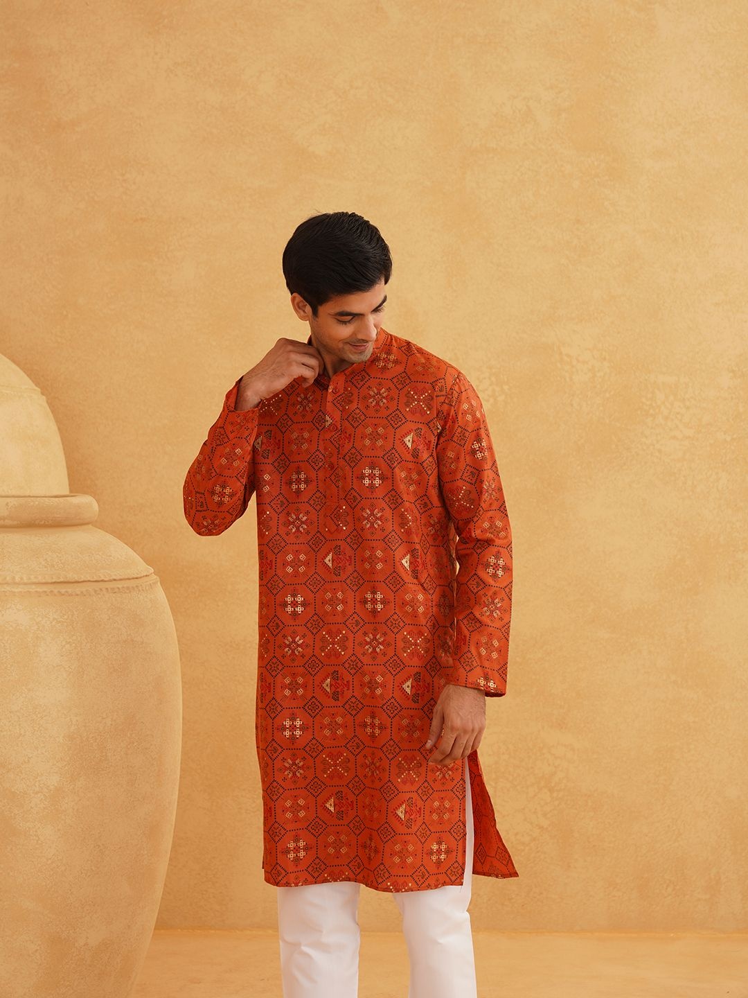 

SOJANYA Ethnic Motifs Printed Mandarin Collar Straight Kurta With Churidar, Orange