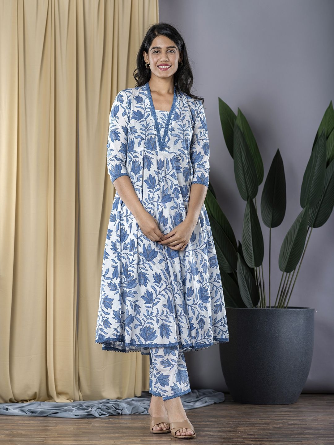 

Jaitpuriya Floral Printed Square Neck Pure Cotton Anarkali Kurta With Trousers & Dupatta, Blue