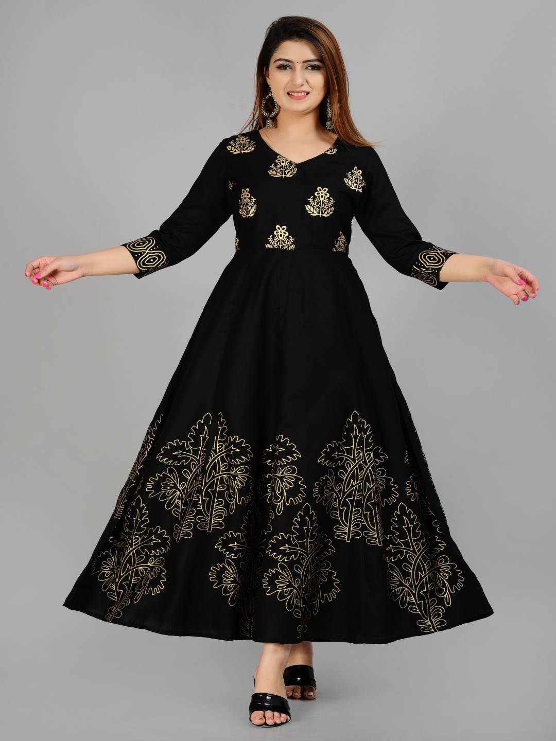 

JAI KURTIES Floral Printed V-Neck Panelled Anarkali Kurta, Black