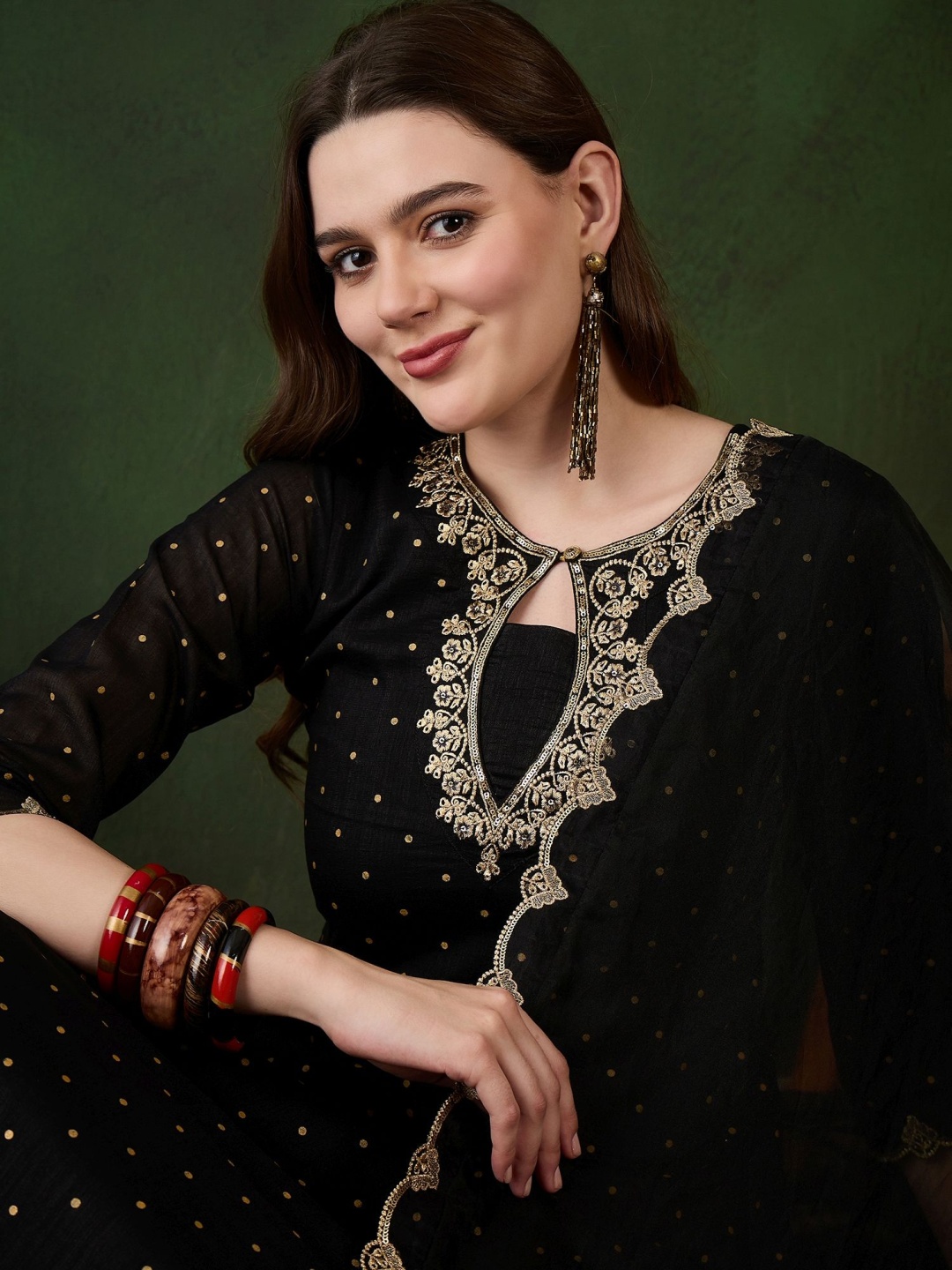 

Sangria Floral Printed Embroidered Sequinned Keyhole Neck Kurta With Trouser And Dupatta, Black