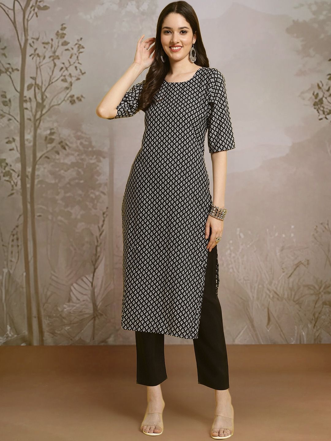 

7Threads Floral Printed Round Neck Straight Kurta With Trousers, Black