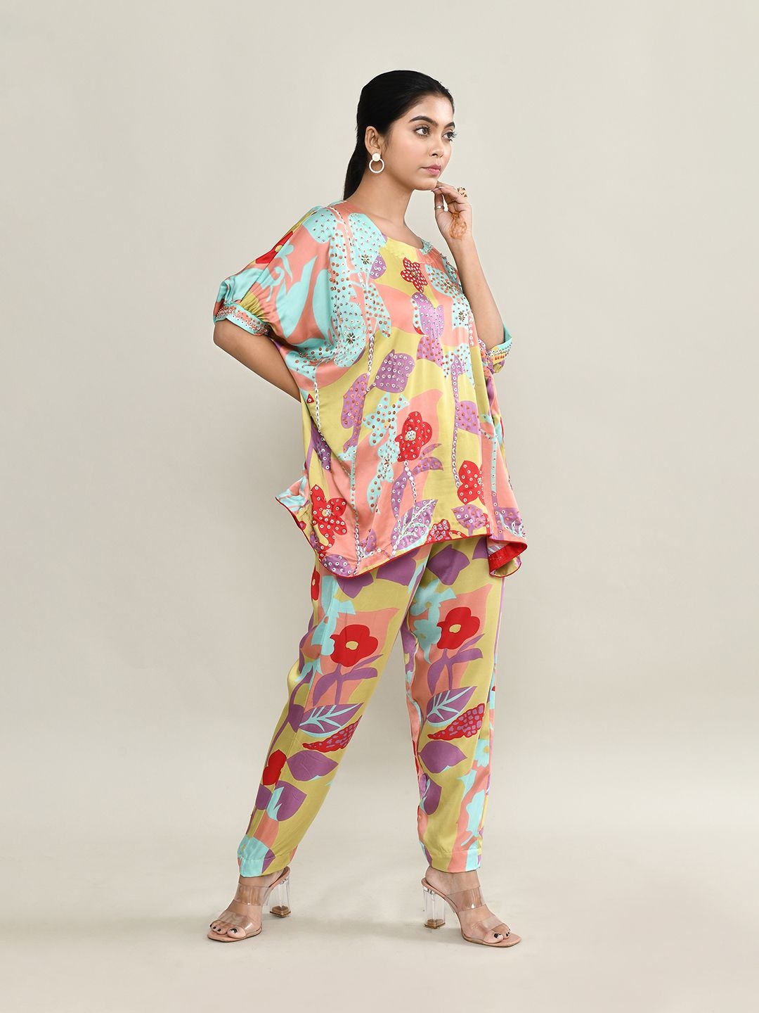 

The Maple Floral Printed Round Neck Top With Trousers, Pink