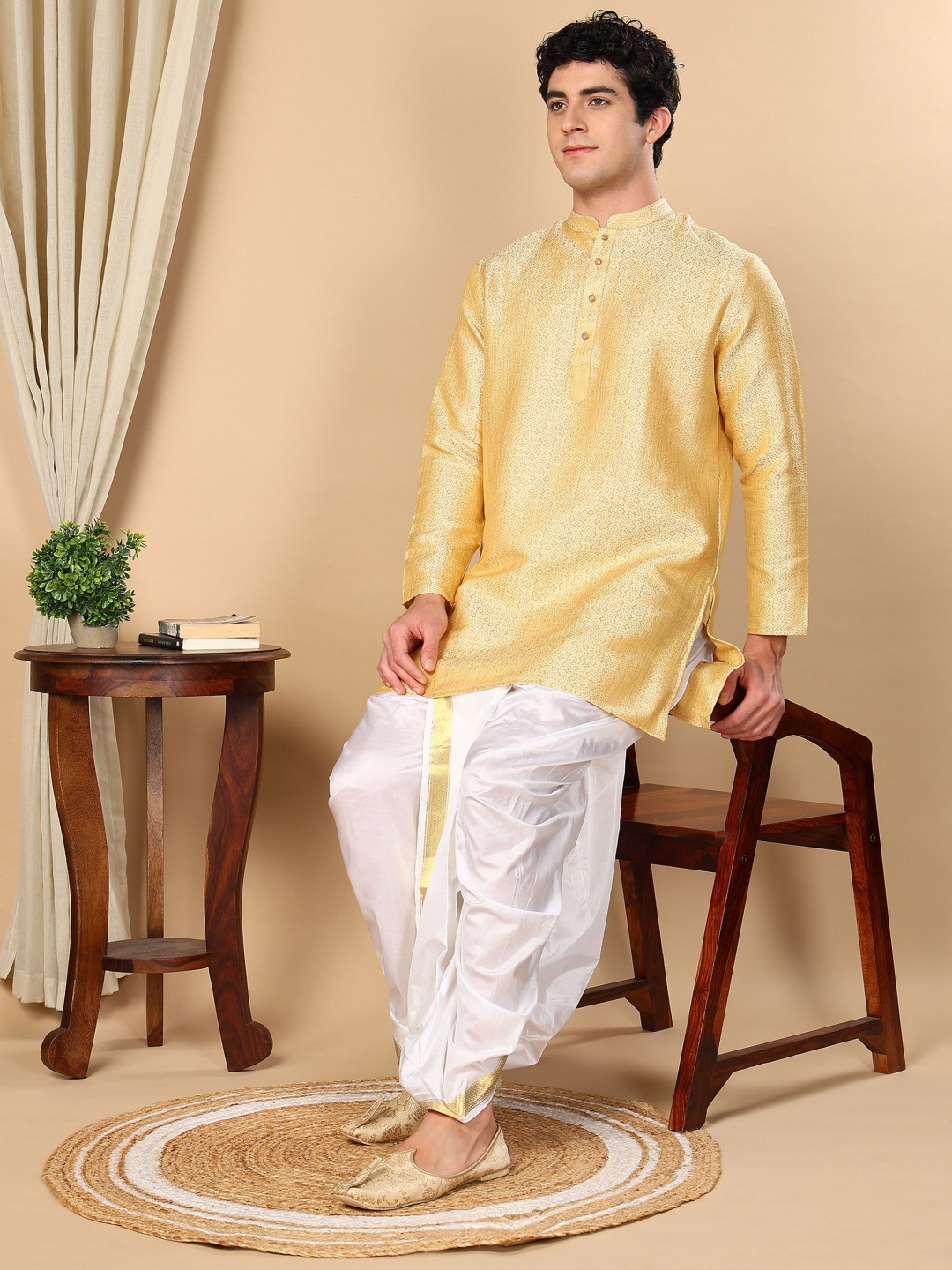 

TATTVA Ethnic Motifs Printed Mandarin Collar Straight Kurta, Yellow