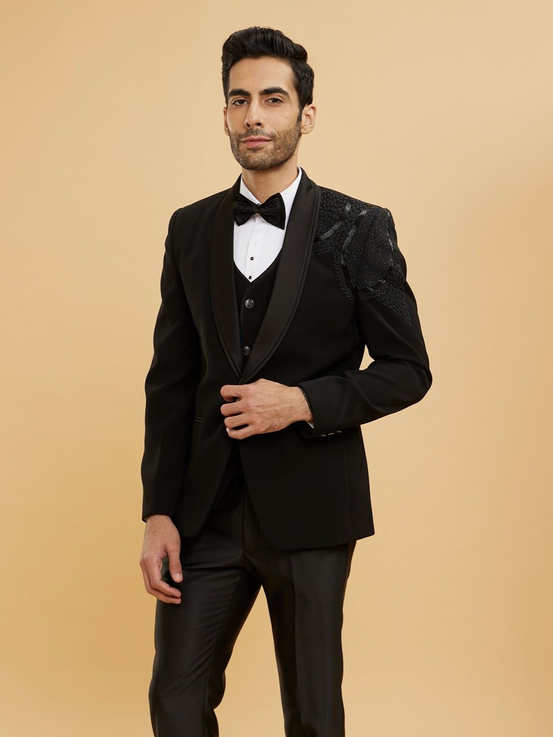 

Twamev Men Embroidered Tailored-Fit Single-Breasted Five-Piece Suit, Black